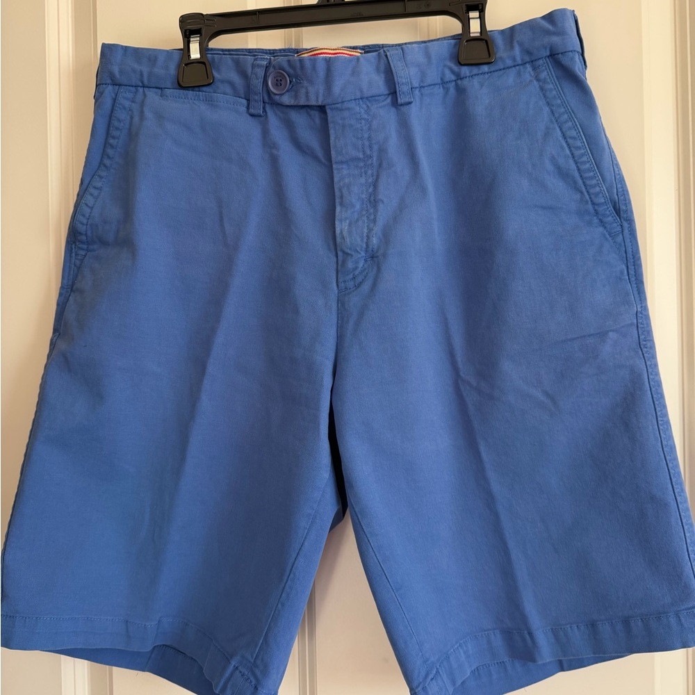 Mens Bugatchi blue shorts. Size 32
